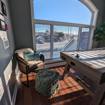 Relaxing Condo On The River - New Air Hockey Table 鸽子谷 外观 照片