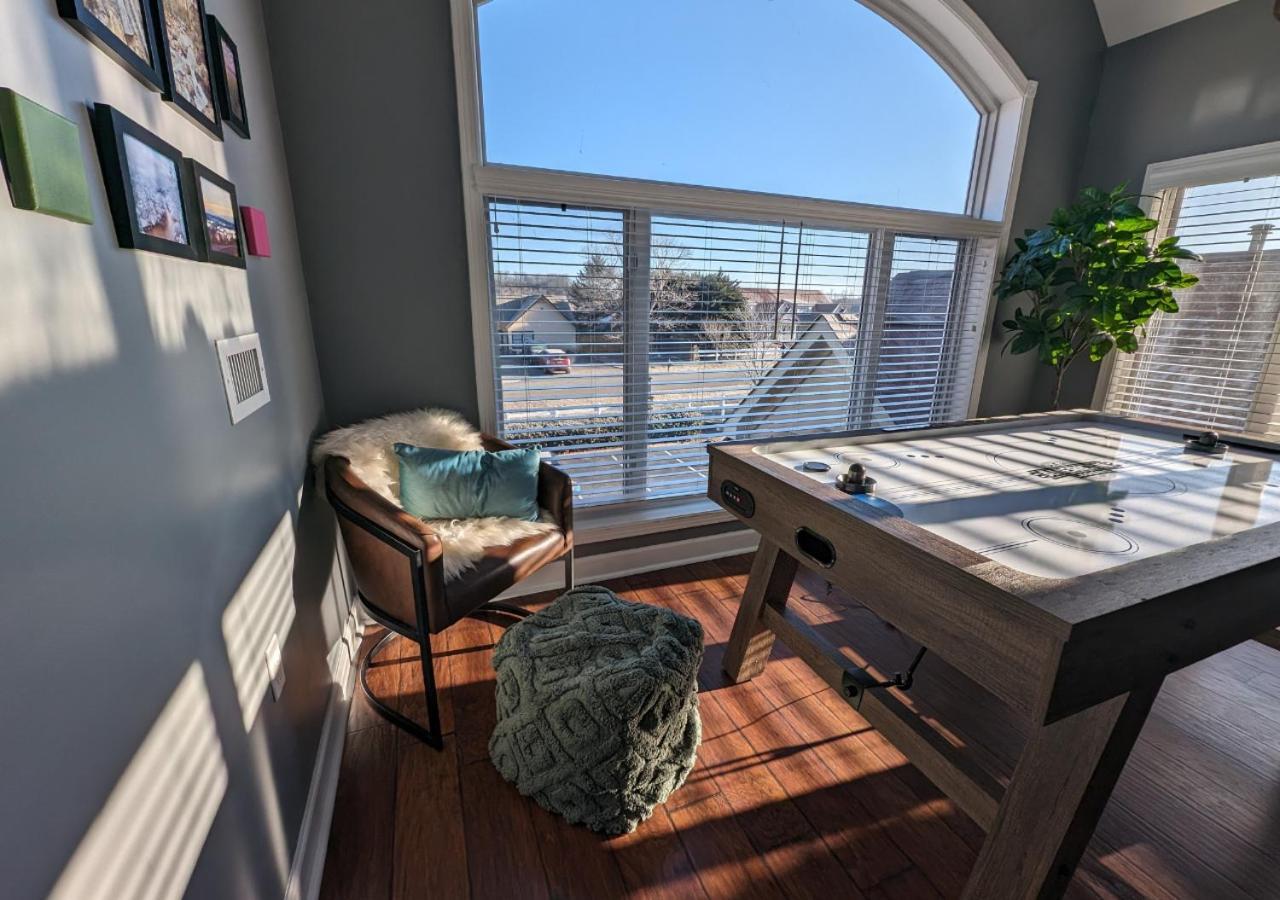 Relaxing Condo On The River - New Air Hockey Table 鸽子谷 外观 照片